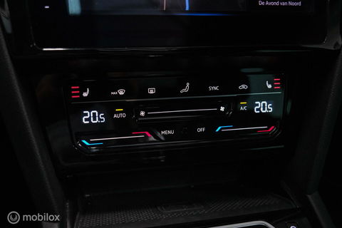Volkswagen Passat Variant 1.4 TSI PHEV GTE | Pano | IQ LED | ERGO | Adaptive | Trekhaak | Leder alcantara | DAB | Digidash | Camera | Rijklaarprij