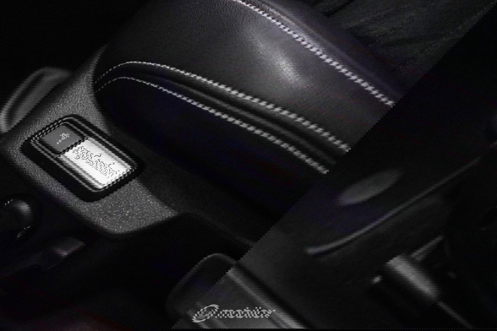Volkswagen Passat Variant 1.4 TSI PHEV GTE | Pano | IQ LED | ERGO | Adaptive | Trekhaak | Leder alcantara | DAB | Digidash | Camera | Rijklaarprij
