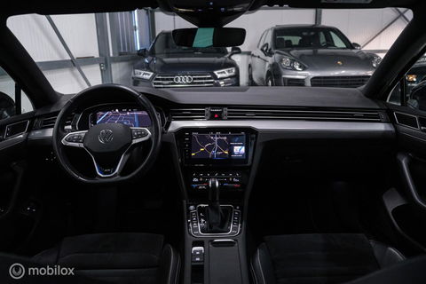 Volkswagen Passat Variant 1.4 TSI PHEV GTE | Pano | IQ LED | ERGO | Adaptive | Trekhaak | Leder alcantara | DAB | Digidash | Camera | Rijklaarprij