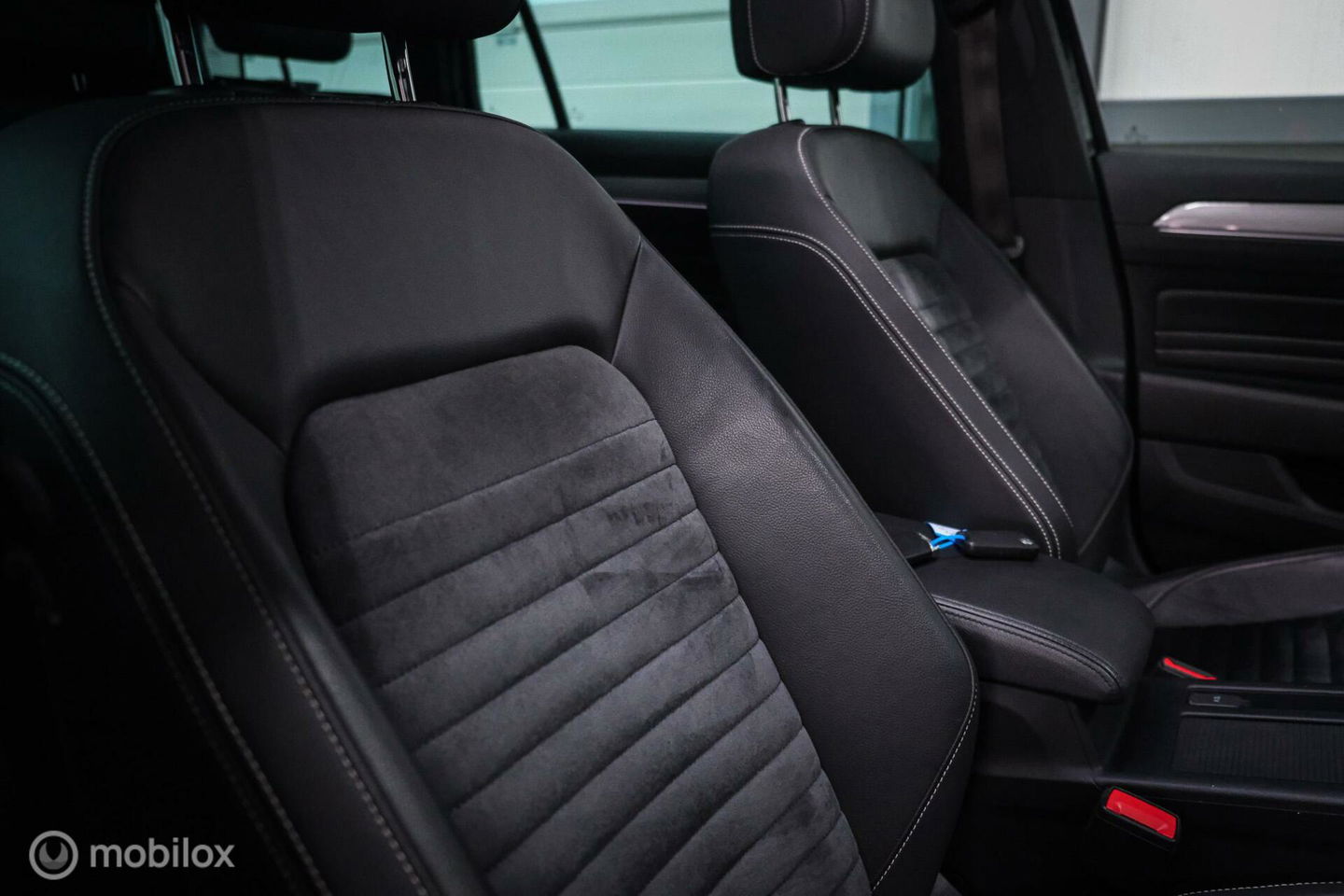 Volkswagen Passat Variant 1.4 TSI PHEV GTE | Pano | IQ LED | ERGO | Adaptive | Trekhaak | Leder alcantara | DAB | Digidash | Camera | Rijklaarprij