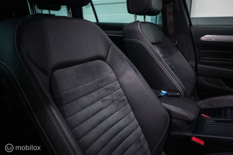 Volkswagen Passat Variant 1.4 TSI PHEV GTE | Pano | IQ LED | ERGO | Adaptive | Trekhaak | Leder alcantara | DAB | Digidash | Camera | Rijklaarprij