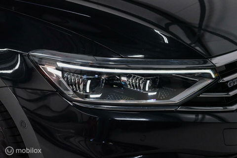 Volkswagen Passat Variant 1.4 TSI PHEV GTE | Pano | IQ LED | ERGO | Adaptive | Trekhaak | Leder alcantara | DAB | Digidash | Camera | Rijklaarprij