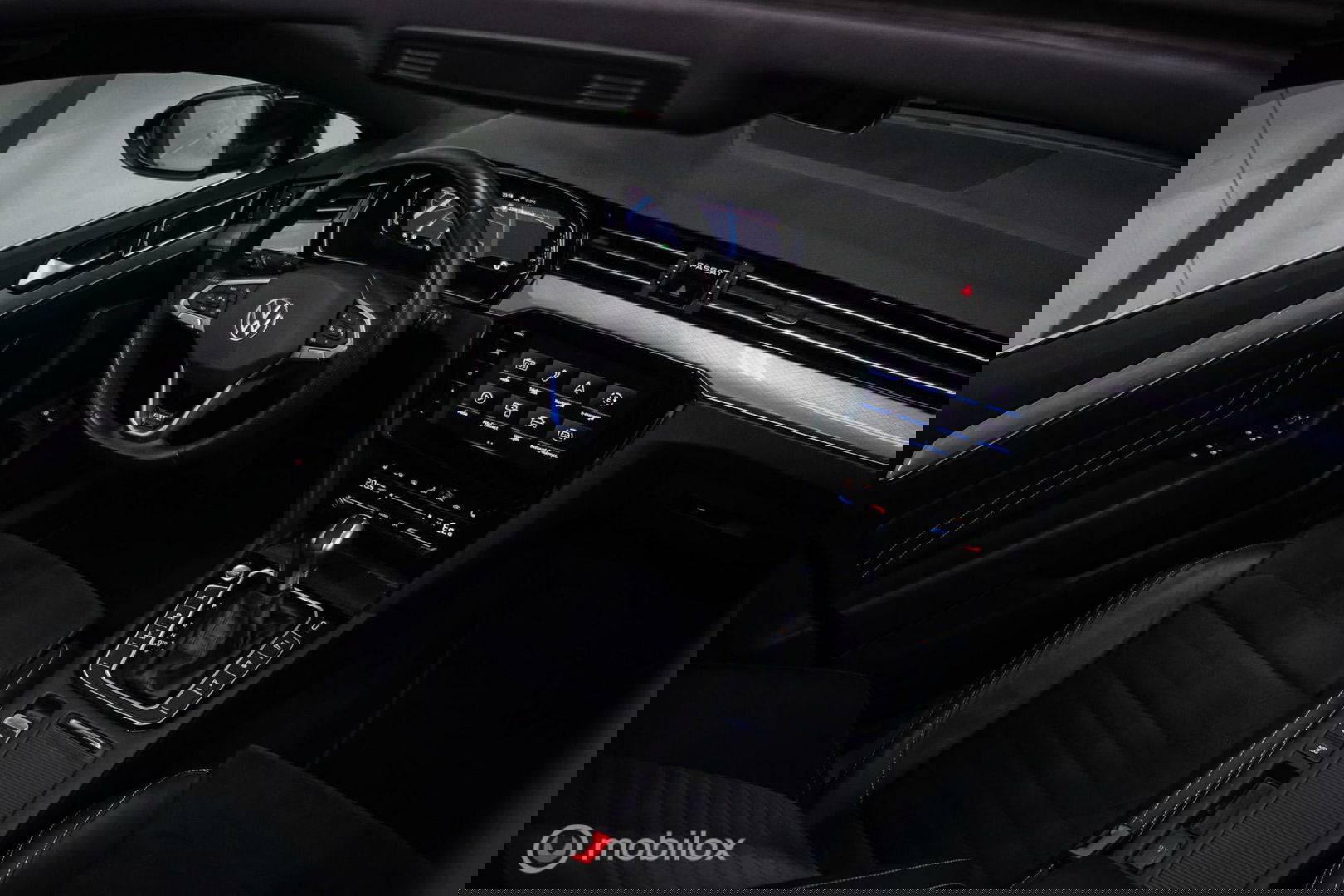 Volkswagen Passat Variant 1.4 TSI PHEV GTE | Pano | IQ LED | ERGO | Adaptive | Trekhaak | Leder alcantara | DAB | Digidash | Camera | Rijklaarprij
