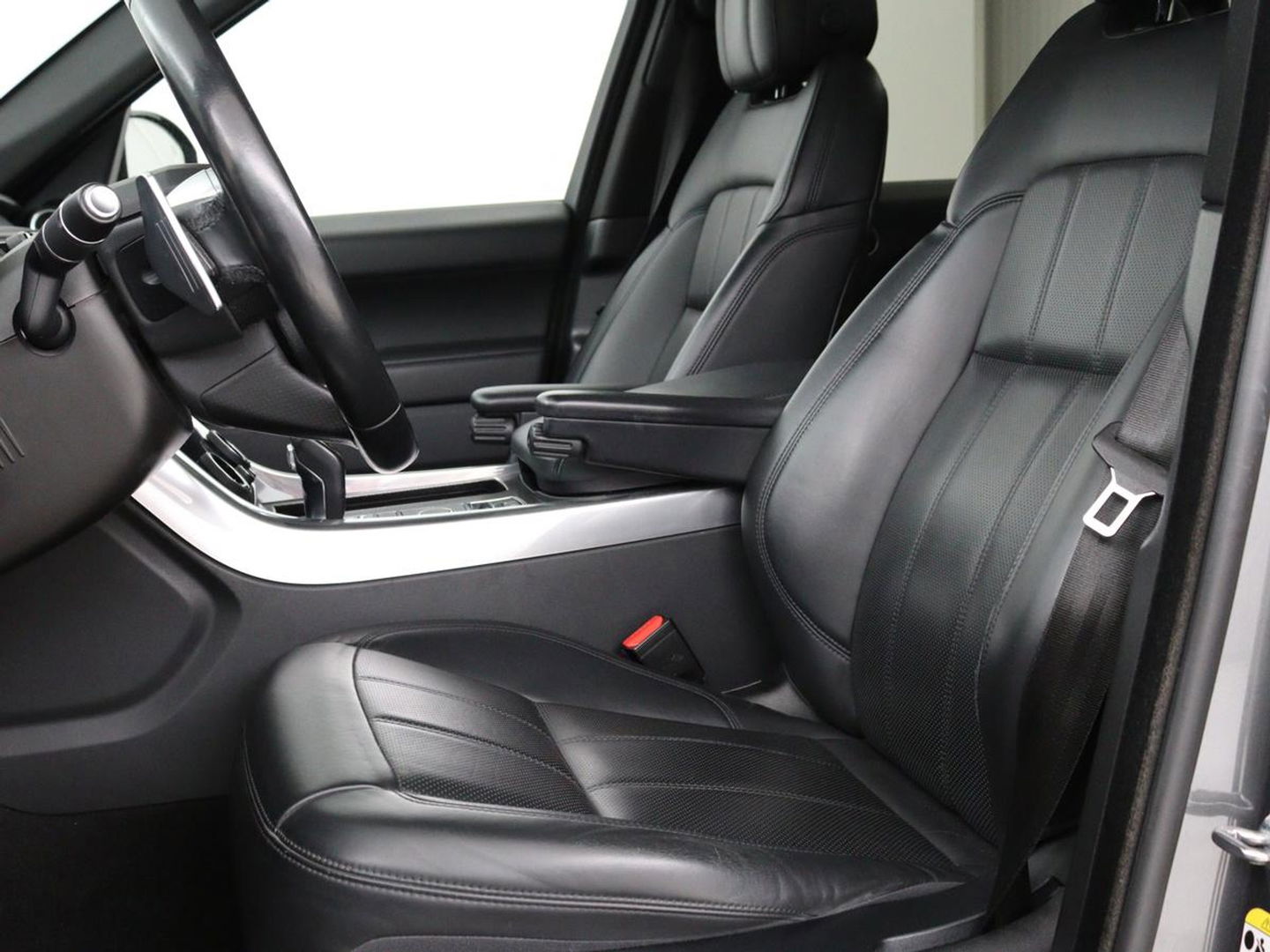 Land Rover Range Rover Sport 3.0 TDV6 HSE Dynamic | Panoramadak | Trekhaak | Leder | Stoelverwarming | Carplay | Matrix LED | Camera | Luchtvering
