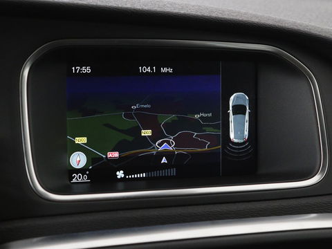 Volvo V40 2.0 T2 Momentum | Navigatie | Parkeerhulp | Climate control | Bluetooth | Cruise control