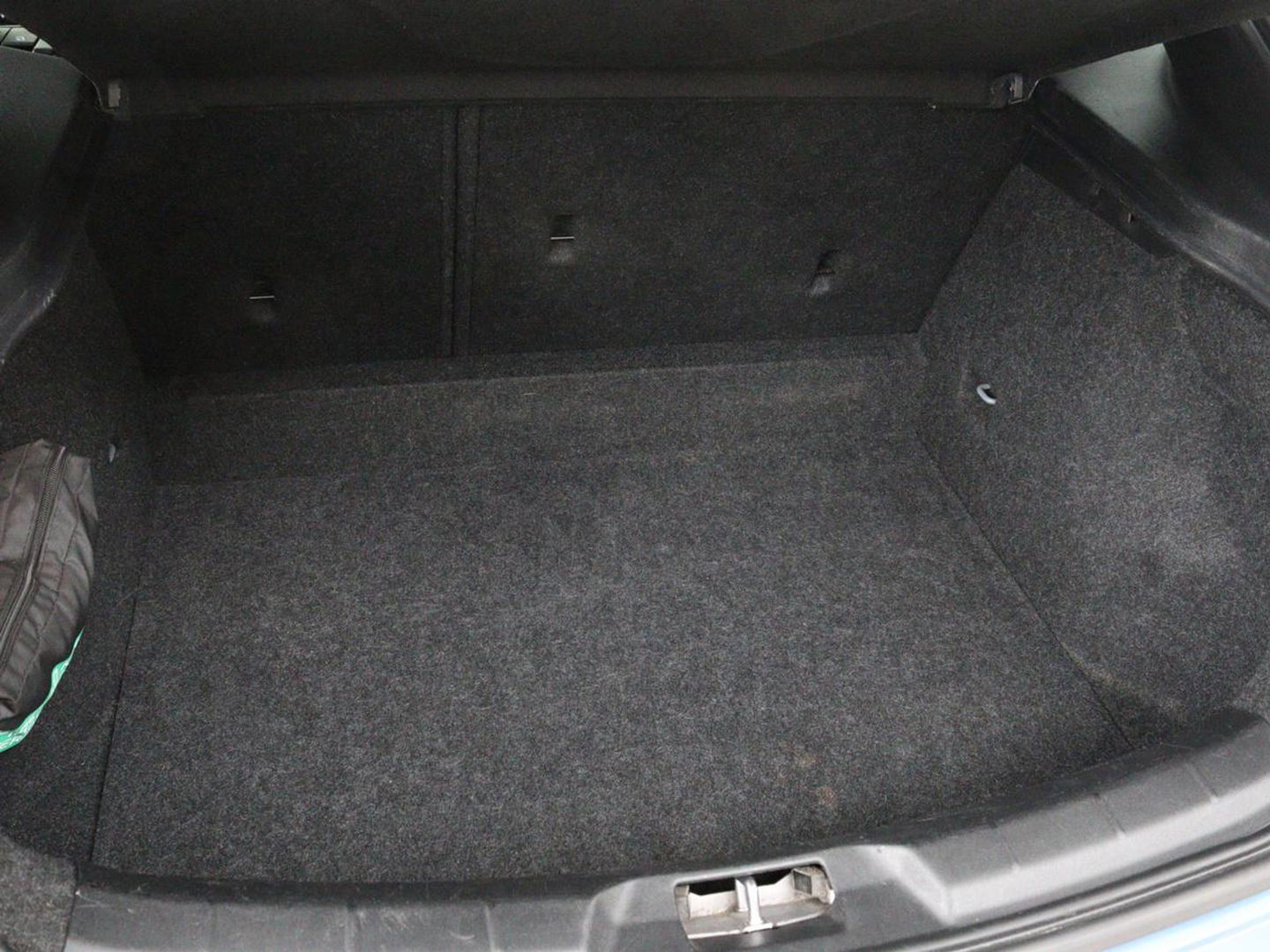 Volvo V40 2.0 T2 Momentum | Navigatie | Parkeerhulp | Climate control | Bluetooth | Cruise control