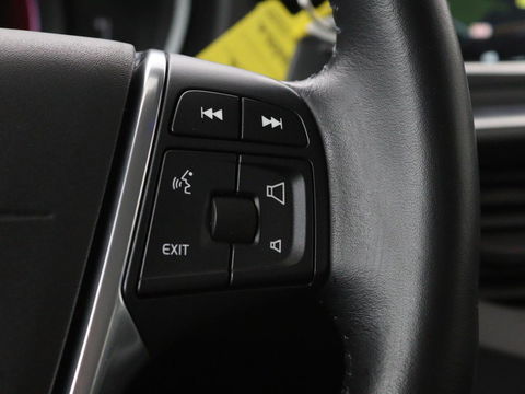 Volvo V40 2.0 T2 Momentum | Navigatie | Parkeerhulp | Climate control | Bluetooth | Cruise control