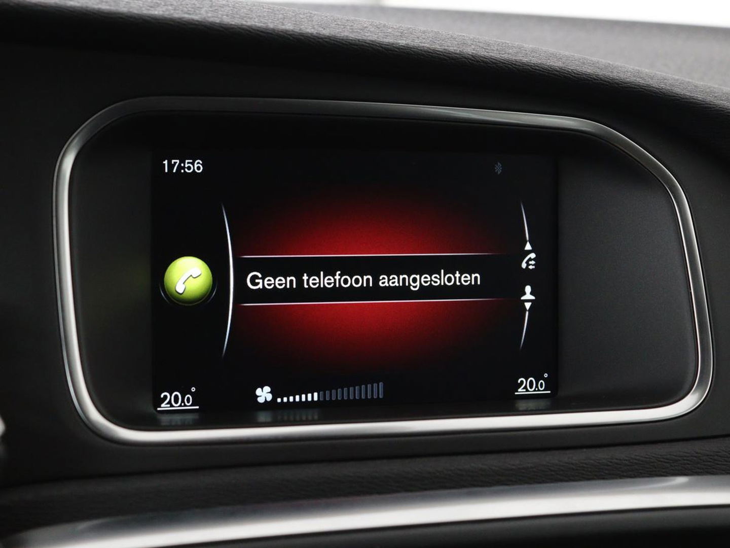 Volvo V40 2.0 T2 Momentum | Navigatie | Parkeerhulp | Climate control | Bluetooth | Cruise control