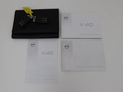 Volvo V40 2.0 T2 Momentum | Navigatie | Parkeerhulp | Climate control | Bluetooth | Cruise control