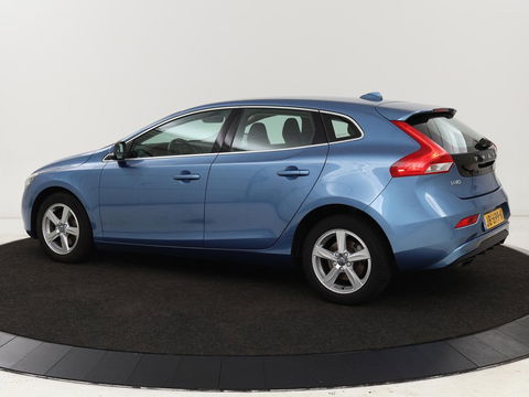 Volvo V40 2.0 T2 Momentum | Navigatie | Parkeerhulp | Climate control | Bluetooth | Cruise control