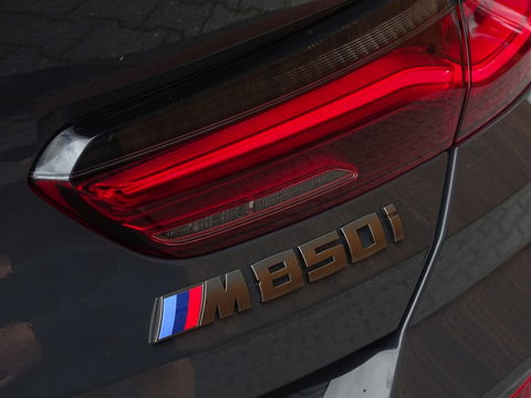 BMW 8 Serie M850i xD. High Ex. 531PK M- Individual / B&W / Laser / ACC