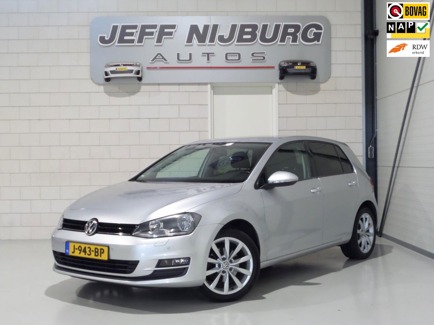 Volkswagen Golf 1.2 TSI Highline Apple-Carplay Stoelverwarming Parkeersensoren Navigatie Bluetooth Cruise-control Wireless-carplay