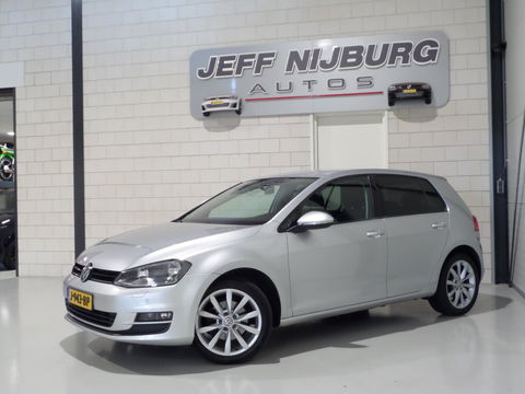Volkswagen Golf 1.2 TSI Highline Apple-Carplay Stoelverwarming Parkeersensoren Navigatie Bluetooth Cruise-control Wireless-carplay