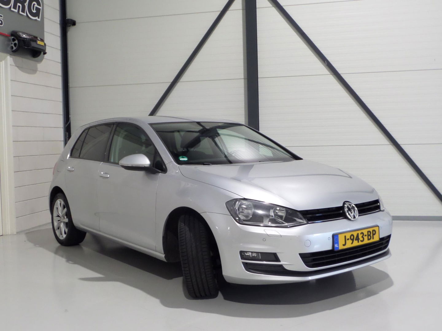 Volkswagen Golf 1.2 TSI Highline Apple-Carplay Stoelverwarming Parkeersensoren Navigatie Bluetooth Cruise-control Wireless-carplay