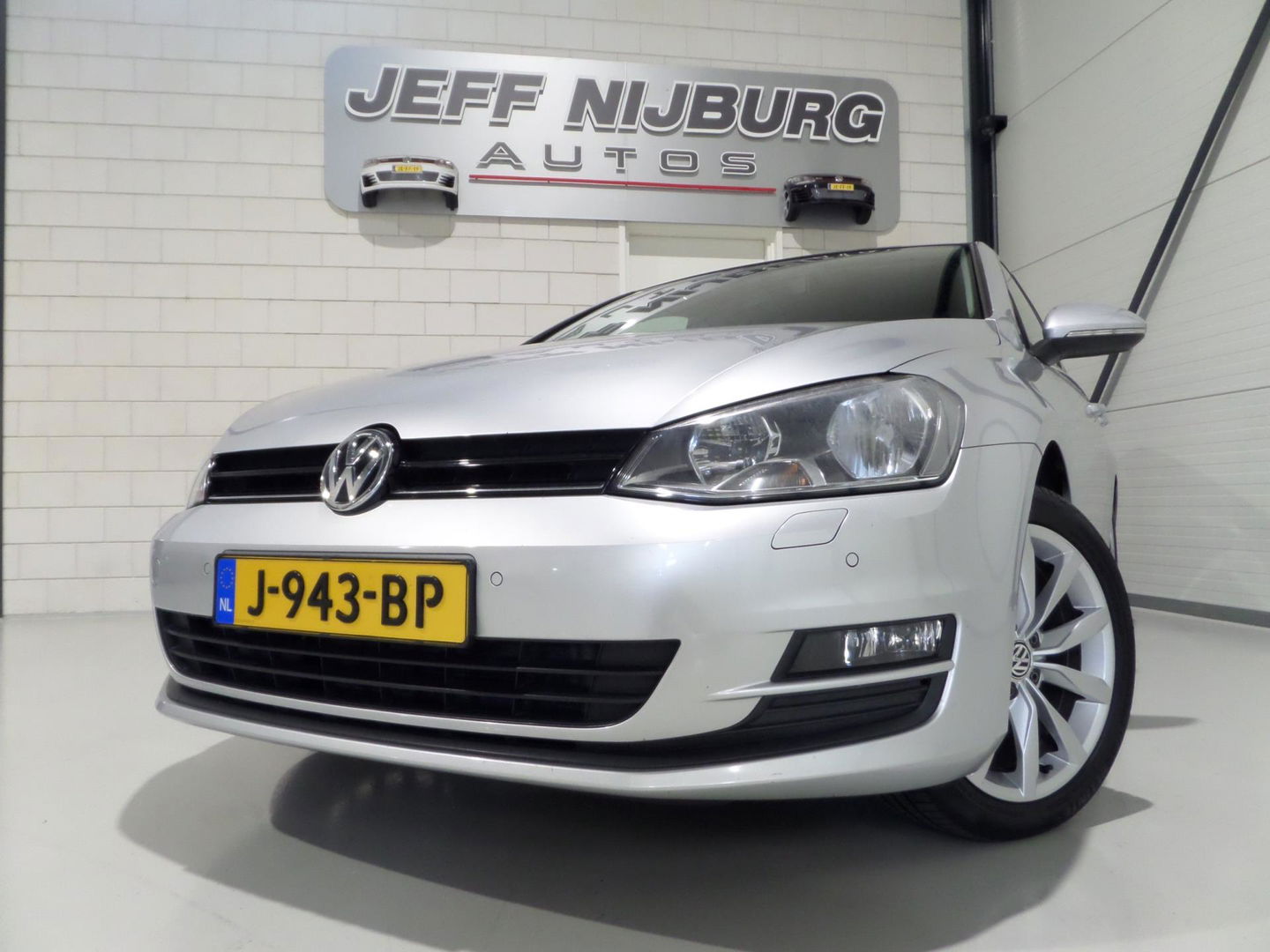 Volkswagen Golf 1.2 TSI Highline Apple-Carplay Stoelverwarming Parkeersensoren Navigatie Bluetooth Cruise-control Wireless-carplay