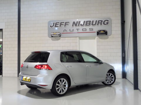 Volkswagen Golf 1.2 TSI Highline Apple-Carplay Stoelverwarming Parkeersensoren Navigatie Bluetooth Cruise-control Wireless-carplay