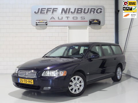 Volvo V70 2.4 Edition II "Automaat" Youngtimer Trekhaak Leer Stoelverwarming Bluetooth Parkeersensoren Cruise-control