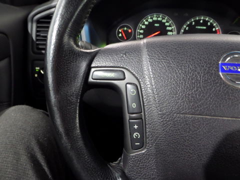 Volvo V70 2.4 Edition II "Automaat" Youngtimer Trekhaak Leer Stoelverwarming Bluetooth Parkeersensoren Cruise-control