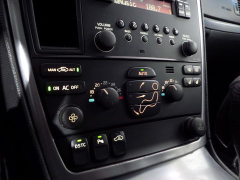 Volvo V70 2.4 Edition II "Automaat" Youngtimer Trekhaak Leer Stoelverwarming Bluetooth Parkeersensoren Cruise-control