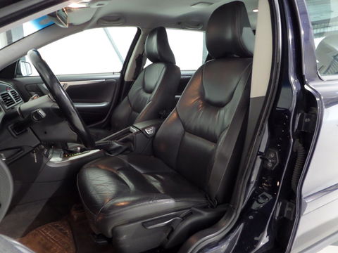 Volvo V70 2.4 Edition II "Automaat" Youngtimer Trekhaak Leer Stoelverwarming Bluetooth Parkeersensoren Cruise-control
