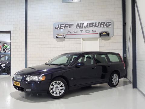 Volvo V70 2.4 Edition II "Automaat" Youngtimer Trekhaak Leer Stoelverwarming Bluetooth Parkeersensoren Cruise-control