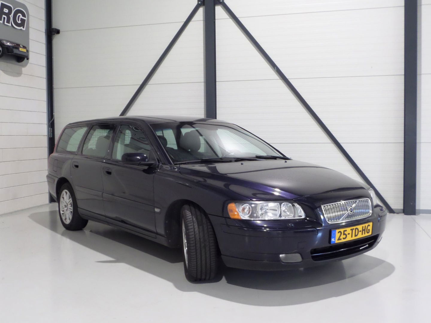 Volvo V70 2.4 Edition II "Automaat" Youngtimer Trekhaak Leer Stoelverwarming Bluetooth Parkeersensoren Cruise-control