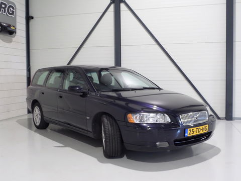 Volvo V70 2.4 Edition II "Automaat" Youngtimer Trekhaak Leer Stoelverwarming Bluetooth Parkeersensoren Cruise-control