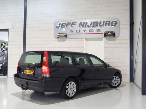Volvo V70 2.4 Edition II "Automaat" Youngtimer Trekhaak Leer Stoelverwarming Bluetooth Parkeersensoren Cruise-control