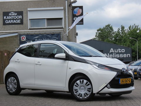 Toyota Aygo 1.0 VVT-i x-play ! VERKOCHT !