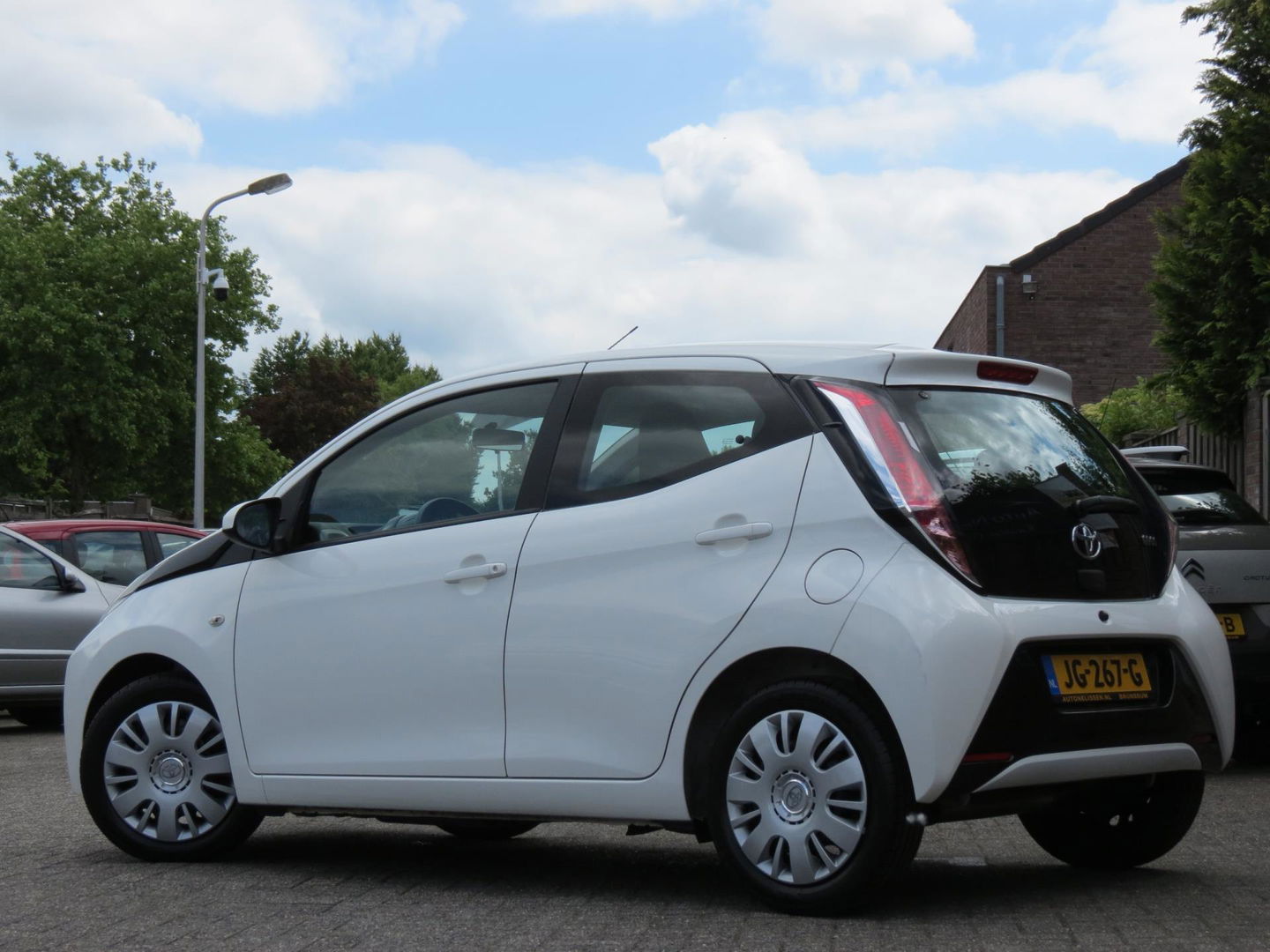 Toyota Aygo 1.0 VVT-i x-play ! VERKOCHT !