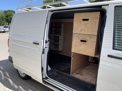 Volkswagen Transporter 2.0 TDI 102pk L2H1 Trendline / vaste prijs rijklaar € 13.950 ex btw / lease vanaf € 316 / euro 6 diesel / bpm vrij / airco / imperial / trekhaak 2200 kg !