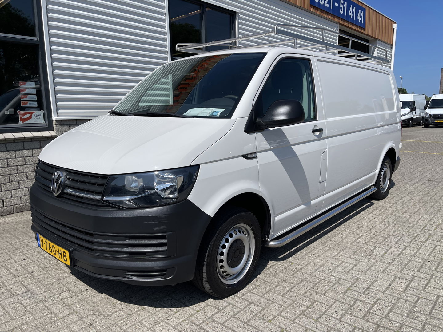 Volkswagen Transporter 2.0 TDI 102pk L2H1 Trendline / vaste prijs rijklaar € 13.950 ex btw / lease vanaf € 316 / euro 6 diesel / bpm vrij / airco / imperial / trekhaak 2200 kg !