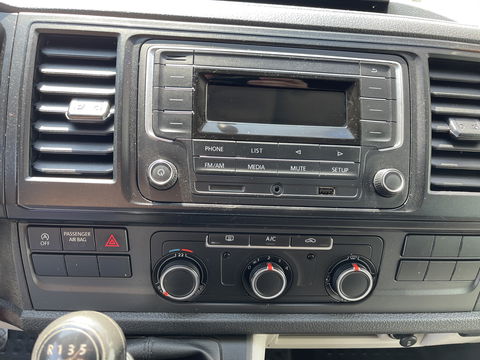 Volkswagen Transporter 2.0 TDI 102pk L2H1 Trendline / vaste prijs rijklaar € 13.950 ex btw / lease vanaf € 316 / euro 6 diesel / bpm vrij / airco / imperial / trekhaak 2200 kg !