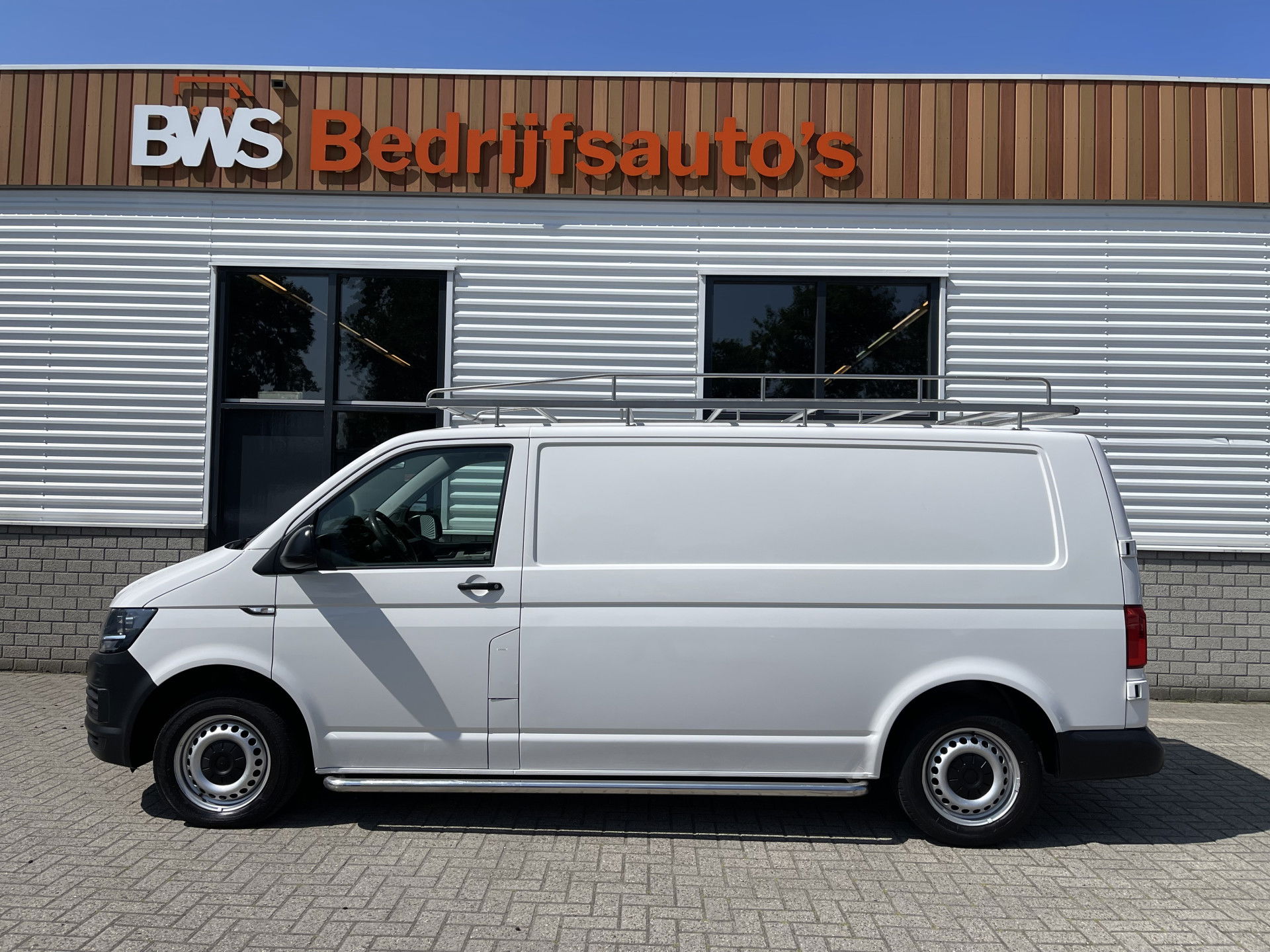 Volkswagen Transporter 2.0 TDI 102pk L2H1 Trendline / vaste prijs rijklaar € 13.950 ex btw / lease vanaf € 316 / euro 6 diesel / bpm vrij / airco / imperial / trekhaak 2200 kg !