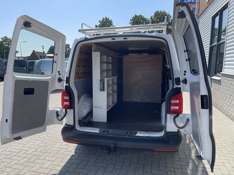 Volkswagen Transporter 2.0 TDI 102pk L2H1 Trendline / vaste prijs rijklaar € 13.950 ex btw / lease vanaf € 316 / euro 6 diesel / bpm vrij / airco / imperial / trekhaak 2200 kg !