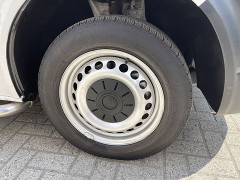Volkswagen Transporter 2.0 TDI 102pk L2H1 Trendline / vaste prijs rijklaar € 13.950 ex btw / lease vanaf € 316 / euro 6 diesel / bpm vrij / airco / imperial / trekhaak 2200 kg !