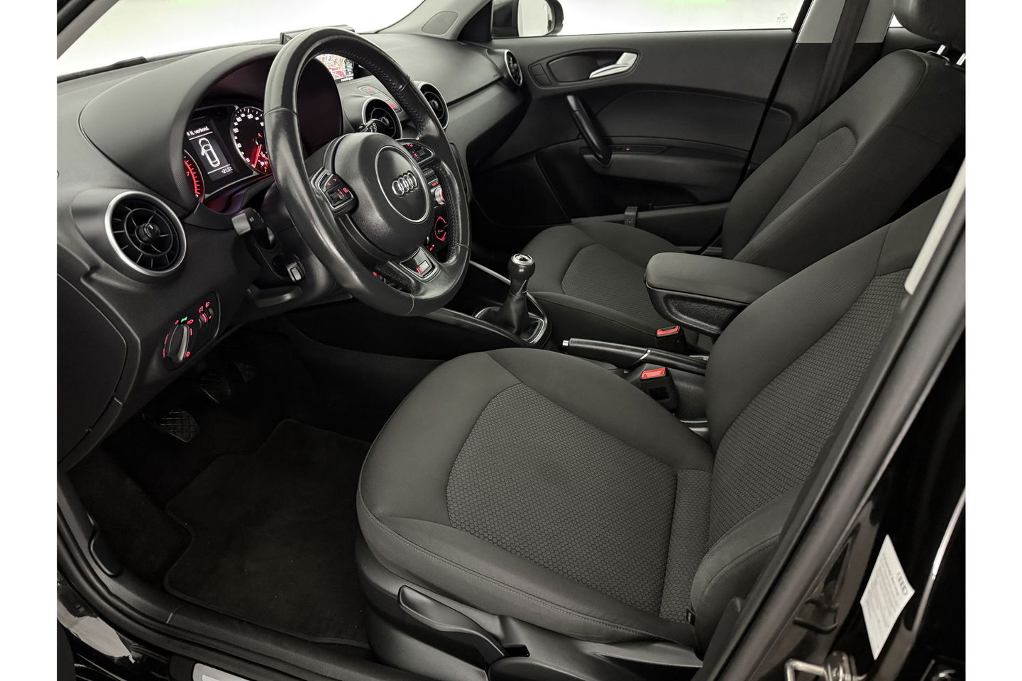 Audi A1 1.0 TFSI S-line Airco Cruise Navigatie 17"LMV