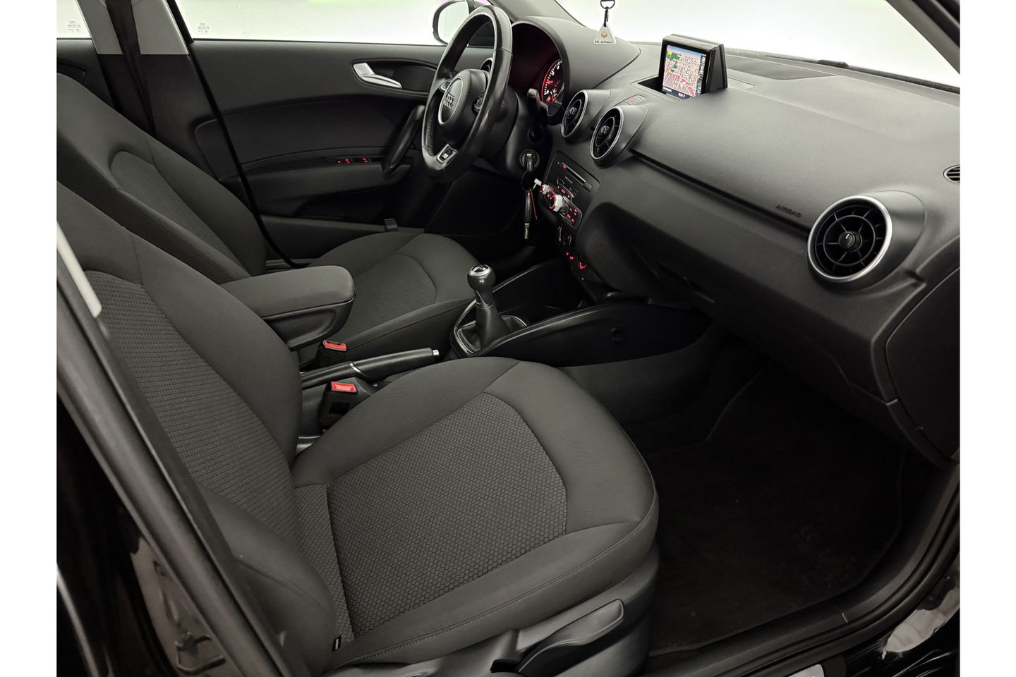 Audi A1 1.0 TFSI S-line Airco Cruise Navigatie 17"LMV