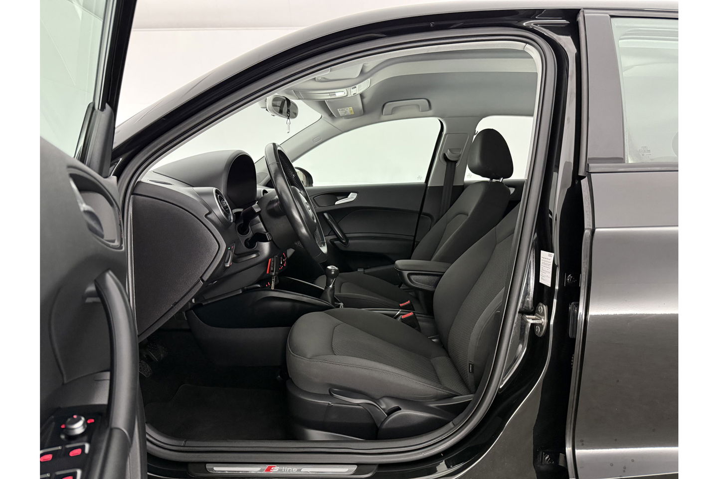 Audi A1 1.0 TFSI S-line Airco Cruise Navigatie 17"LMV