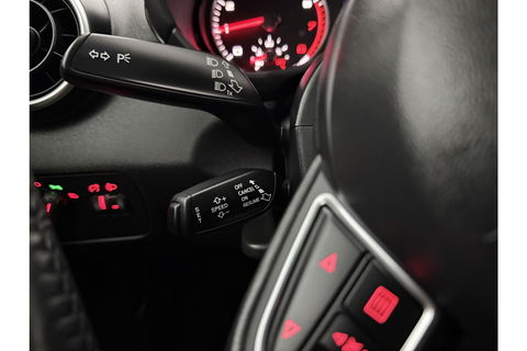 Audi A1 1.0 TFSI S-line Airco Cruise Navigatie 17"LMV