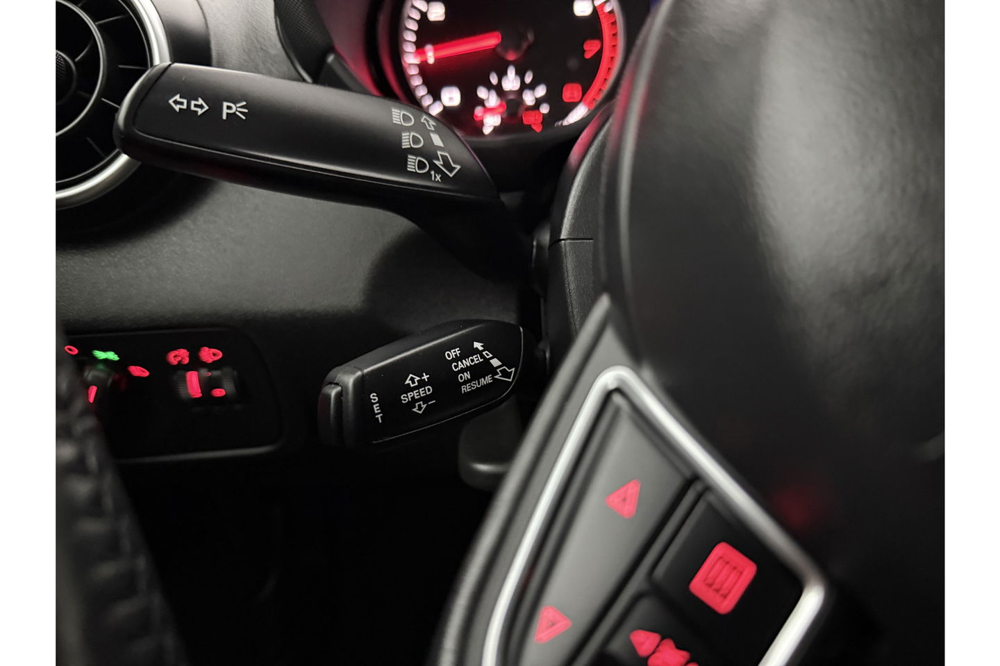 Audi A1 1.0 TFSI S-line Airco Cruise Navigatie 17"LMV