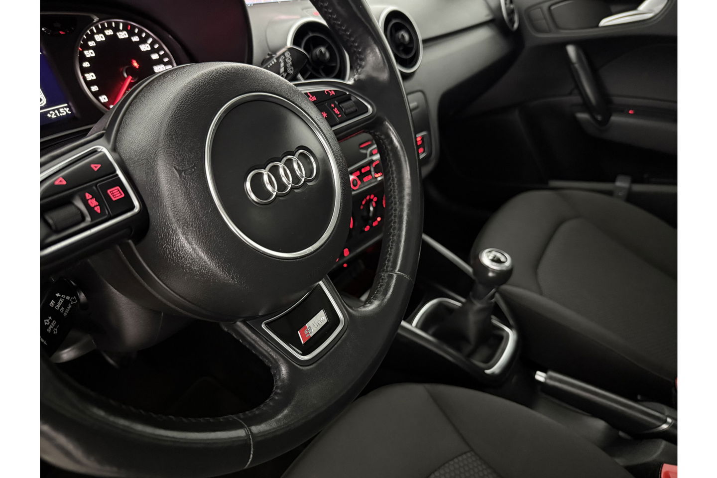 Audi A1 1.0 TFSI S-line Airco Cruise Navigatie 17"LMV