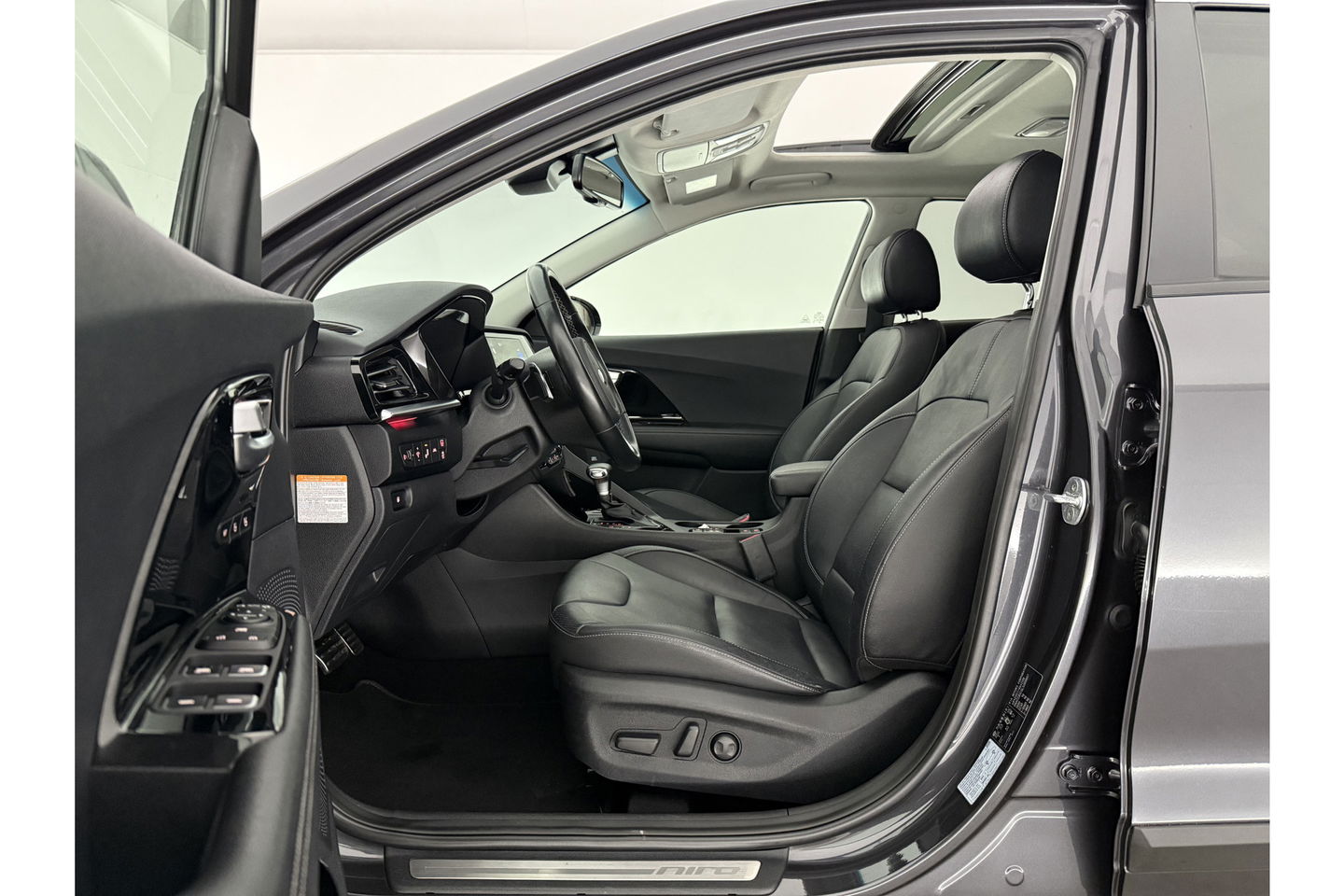Kia Niro 1.6 GDi Hybrid ExecutiveLine JBL Pano Memory LED Camera Virtual Carplay Clima Cruise Navi PDC 18''LMV Leder Stuur/stoelverwarming
