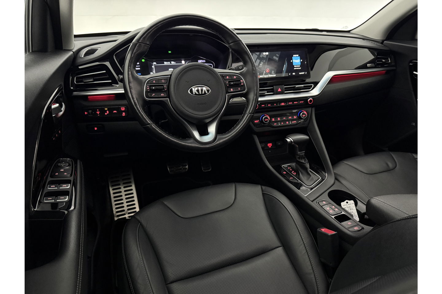 Kia Niro 1.6 GDi Hybrid ExecutiveLine JBL Pano Memory LED Camera Virtual Carplay Clima Cruise Navi PDC 18''LMV Leder Stuur/stoelverwarming