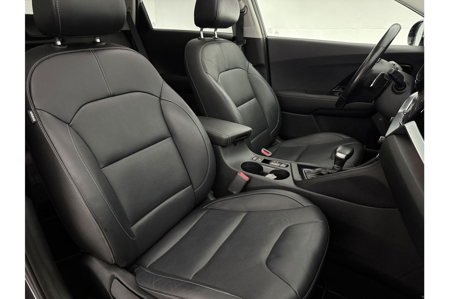 Kia Niro 1.6 GDi Hybrid ExecutiveLine JBL Pano Memory LED Camera Virtual Carplay Clima Cruise Navi PDC 18''LMV Leder Stuur/stoelverwarming