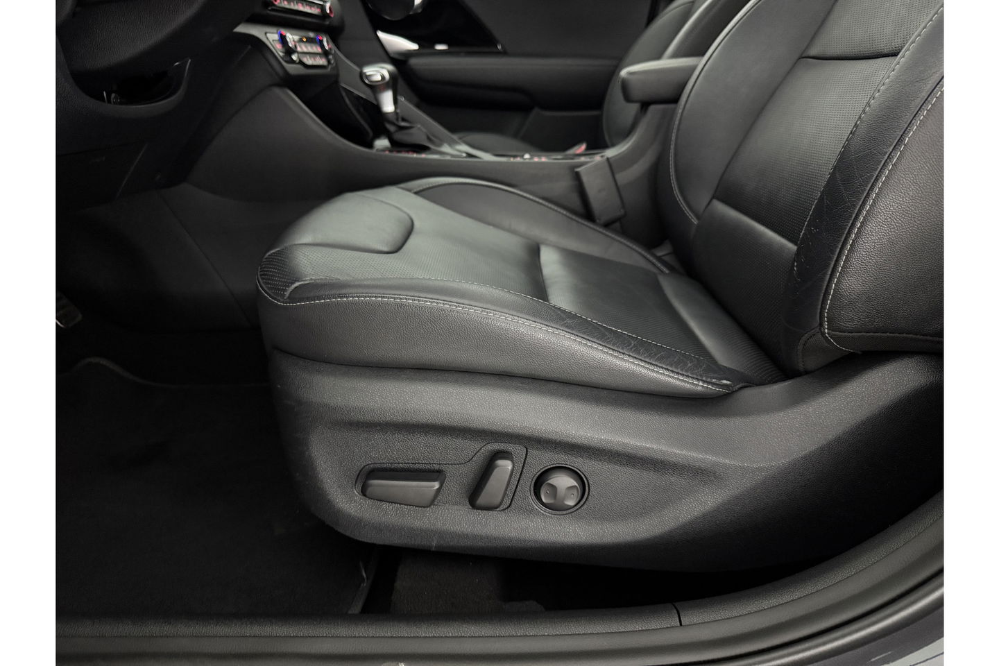 Kia Niro 1.6 GDi Hybrid ExecutiveLine JBL Pano Memory LED Camera Virtual Carplay Clima Cruise Navi PDC 18''LMV Leder Stuur/stoelverwarming