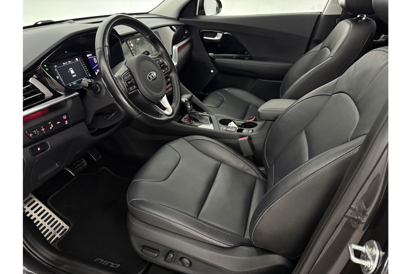 Kia Niro 1.6 GDi Hybrid ExecutiveLine JBL Pano Memory LED Camera Virtual Carplay Clima Cruise Navi PDC 18''LMV Leder Stuur/stoelverwarming