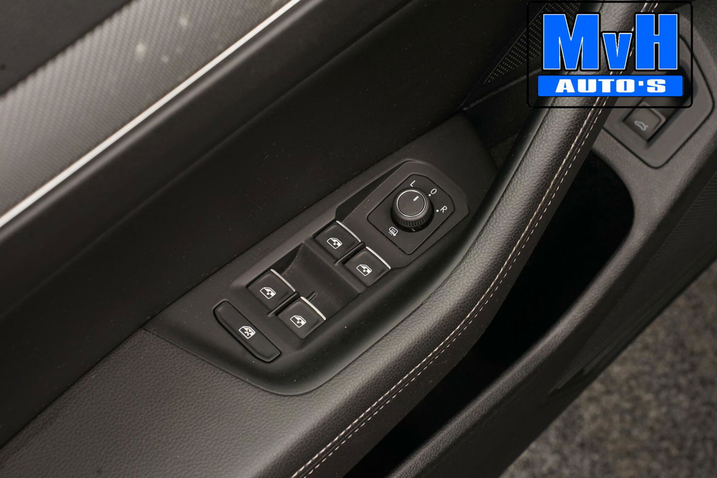 Volkswagen Passat Variant 1.4 TSI R-Line|VIRTUAL|TREKH|LED