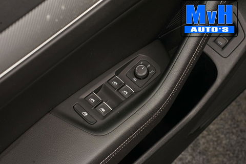 Volkswagen Passat Variant 1.4 TSI R-Line|VIRTUAL|TREKH|LED