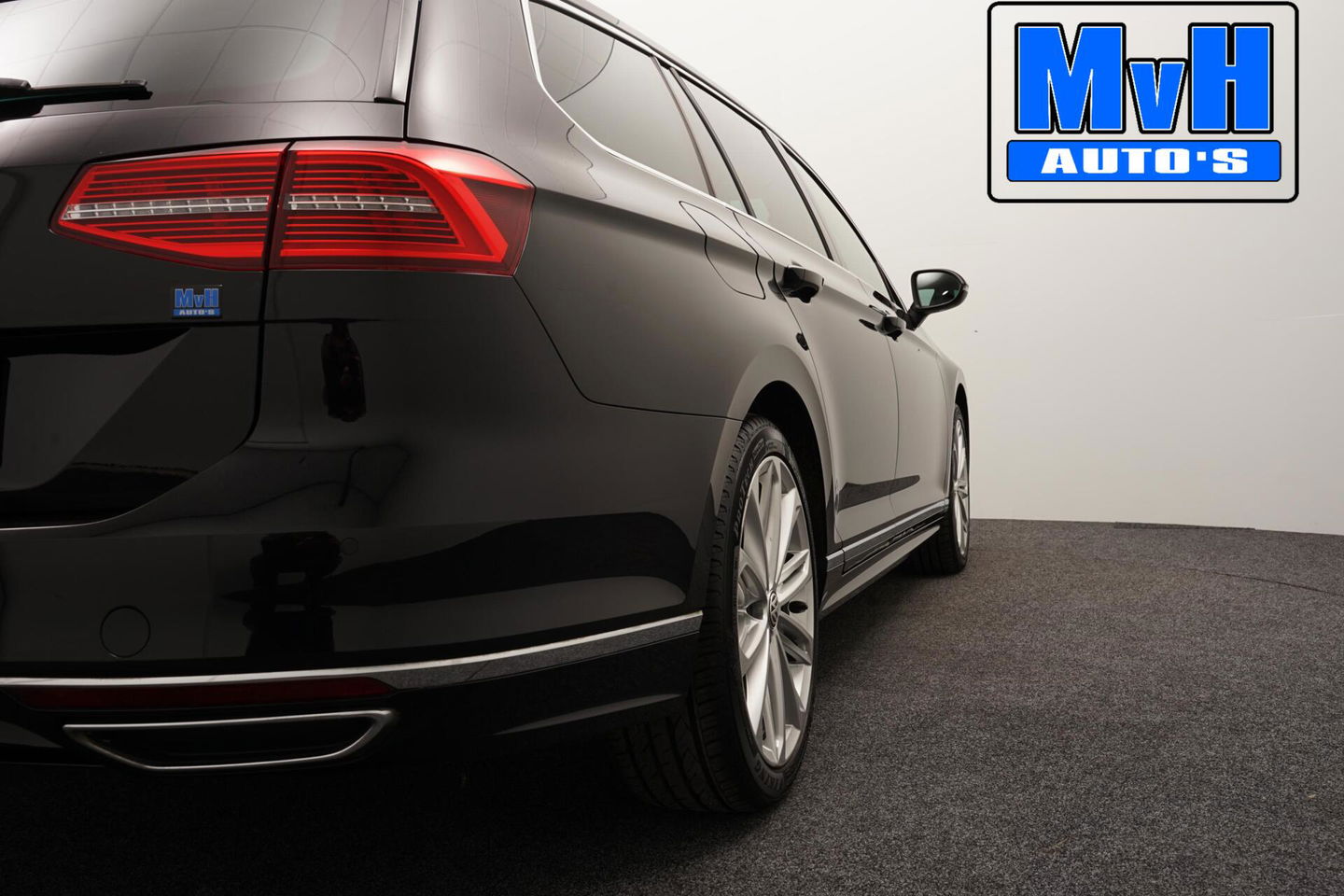 Volkswagen Passat Variant 1.4 TSI R-Line|VIRTUAL|TREKH|LED